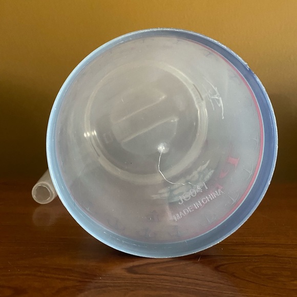 Live like a captain, party like a pirate plastic ice tea pitcher - Picture 7 of 9